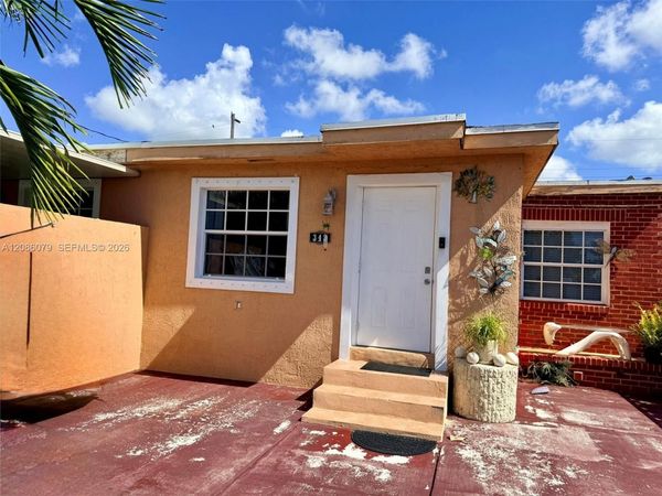 343 W 11th St , Hialeah, FL 33010