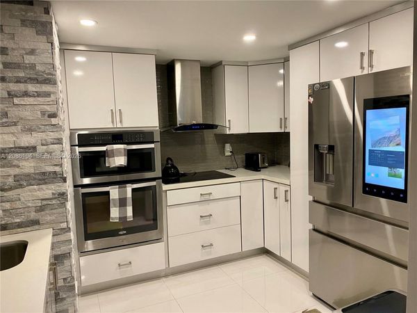 555 NE 15th St, Unit 12J, Miami, FL 33132