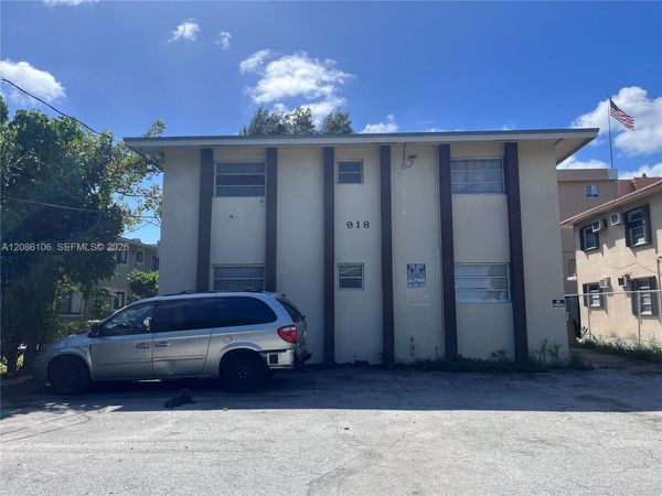 918 NW 5th St, Miami, FL 33128