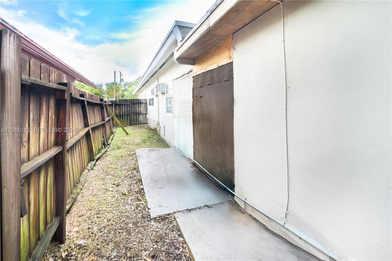 1806 SW 22nd St, Fort Lauderdale, FL 33315 Photo