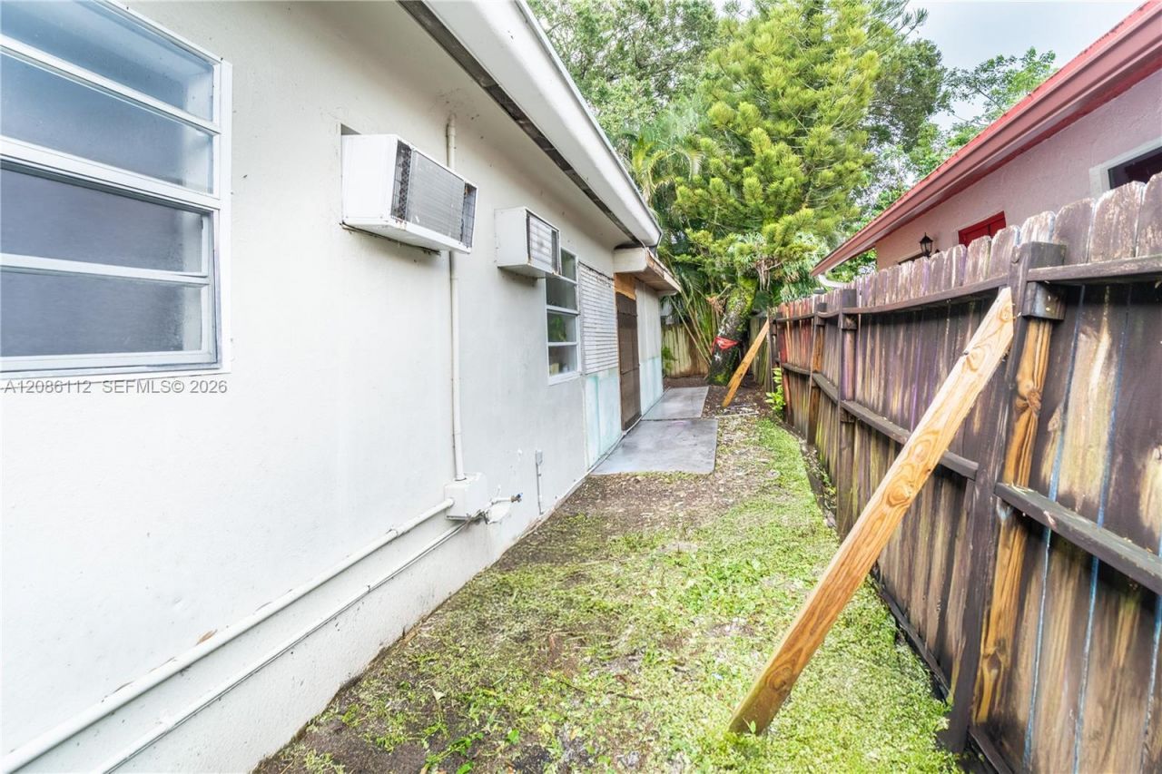 1806 SW 22nd St, Fort Lauderdale, FL 33315 Photo