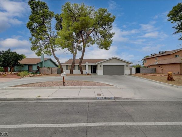 2829 N Michael Way , Las Vegas, NV 89108