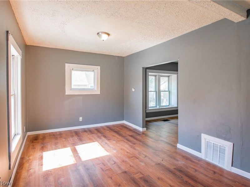 931 Work Drive, Akron, OH 44320 Photo 5