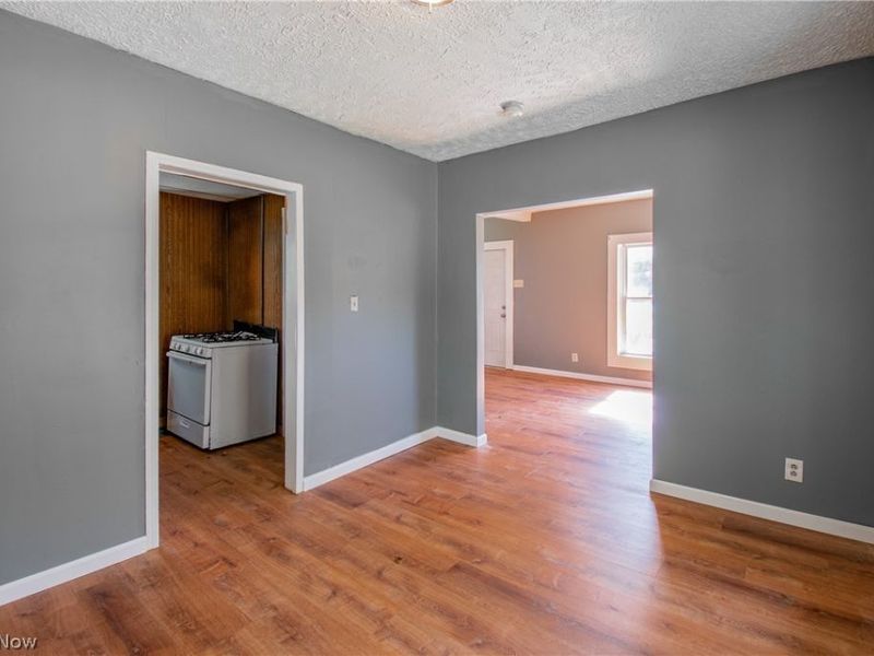 931 Work Drive, Akron, OH 44320 Photo 9