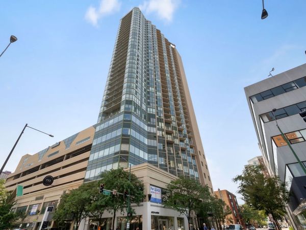 111 W Maple Street , Unit 1601, Chicago, IL 60610