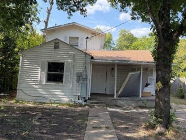233 W Hammond Street, Lancaster, TX 75146