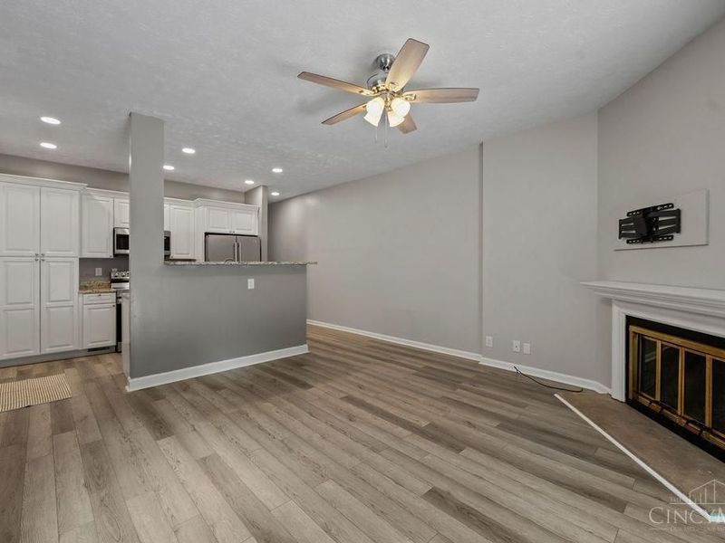 991 Paradrome Street, Unit 13, Cincinnati, OH 45202 Photo 12