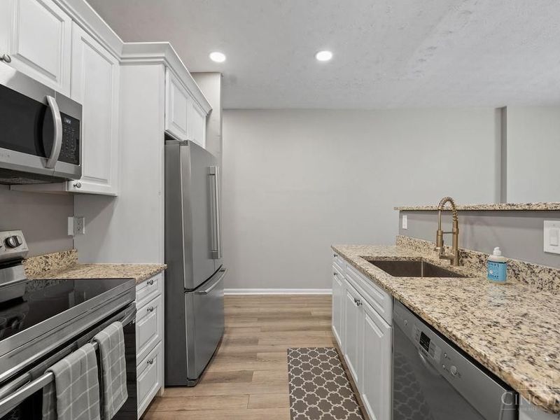 991 Paradrome Street, Unit 13, Cincinnati, OH 45202 Photo 15