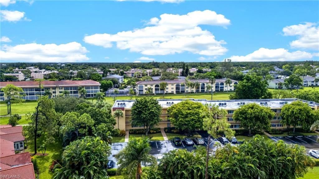 1087 Forest Lakes Dr, Unit 201, Naples, FL 34105 Photo