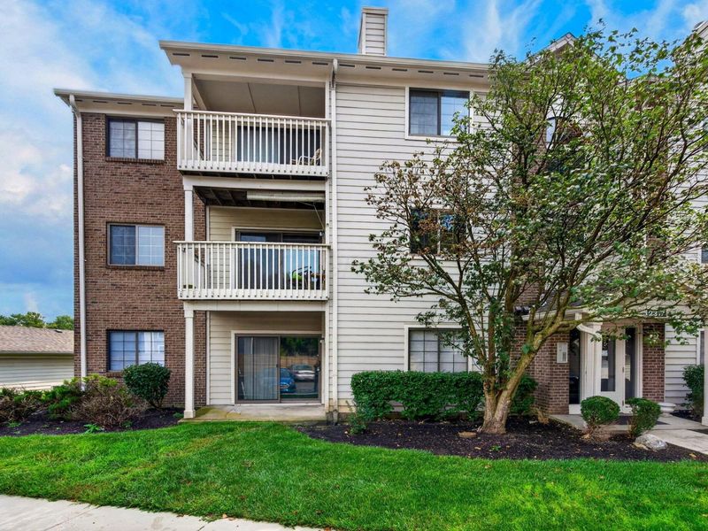 2317 Vicente Court, Unit 101, Columbus, OH 43235 Photo 4