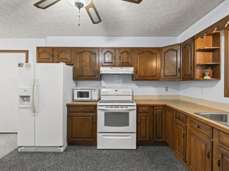 13100 Old Mansfield Road, Mount Vernon, OH 43050 Photo 3