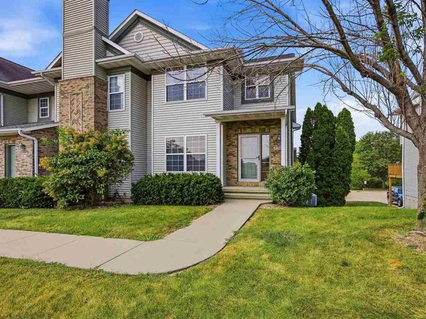 1364 Nicholas Ln, North Liberty, IA 52317