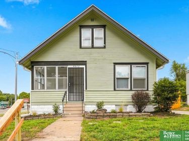 4562 Charles Street, Omaha, NE 68132