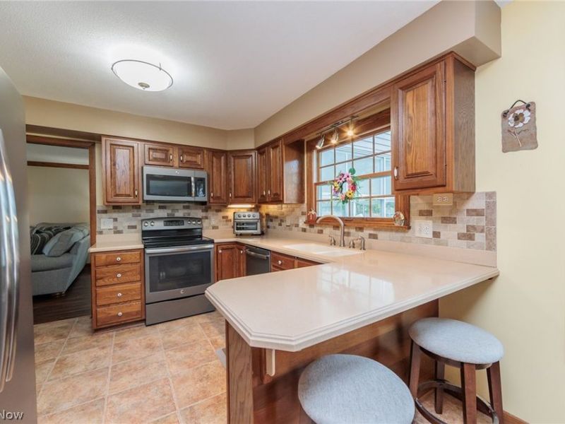 316 Crestview Drive, Elyria, OH 44035 Photo 12