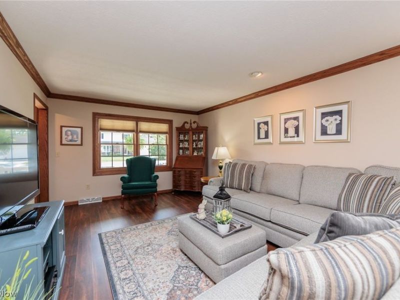 316 Crestview Drive, Elyria, OH 44035 Photo 6