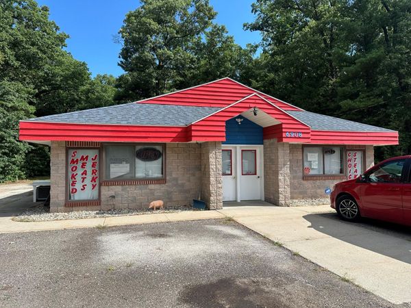 6908 E Apple Avenue, Muskegon, MI 49442