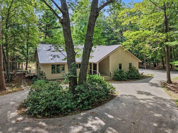 1439 W Sternberg Road, Norton Shores, MI 49441