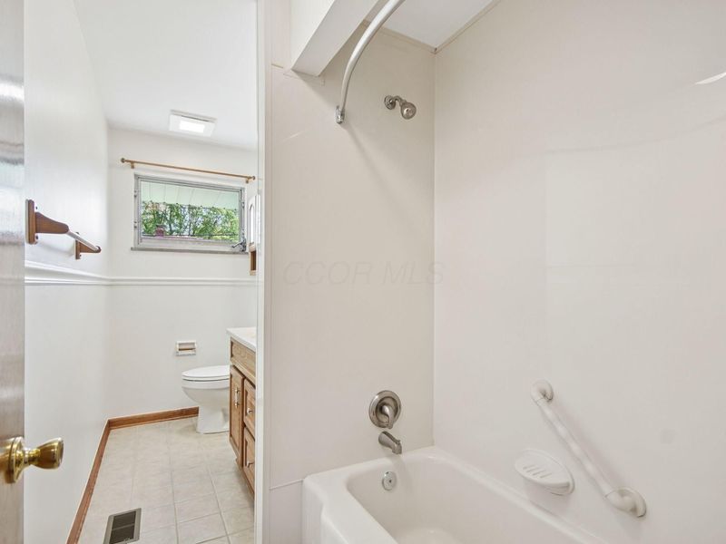 1028 Bellflower Avenue, Columbus, OH 43204 Photo 18