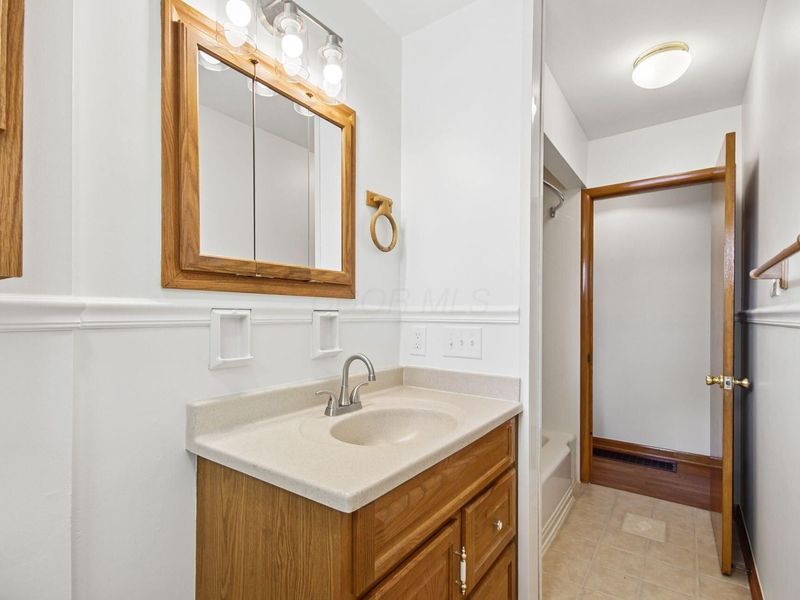 1028 Bellflower Avenue, Columbus, OH 43204 Photo 19