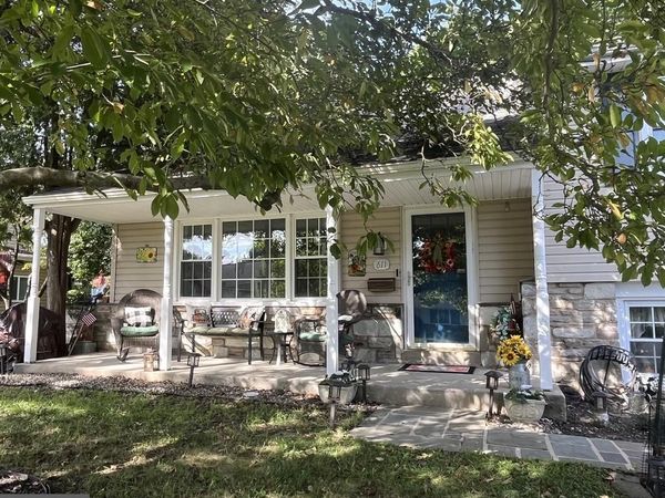 611 BRADLEY, LAFAYETTE HILL, PA 19444
