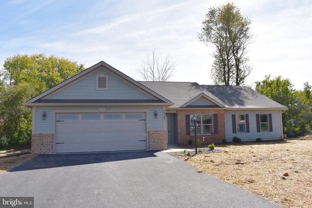 1523 Treeline Drive, Chambersburg, PA 17202 Main Photo