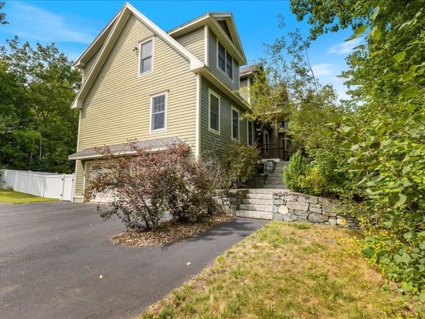 137 Garland Dr, Pelham, NH 03076