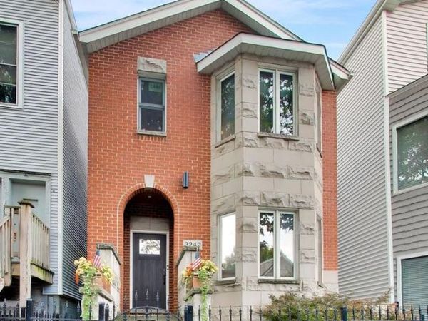 3242 N Leavitt Street , Chicago, IL 60618