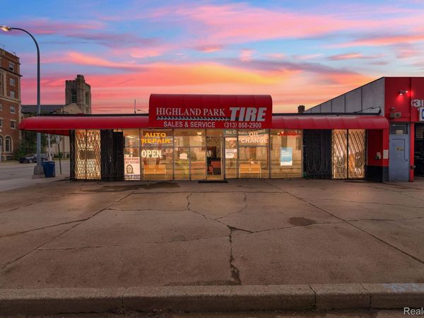13145 Woodward Avenue , Highland Park, Mi 48203
