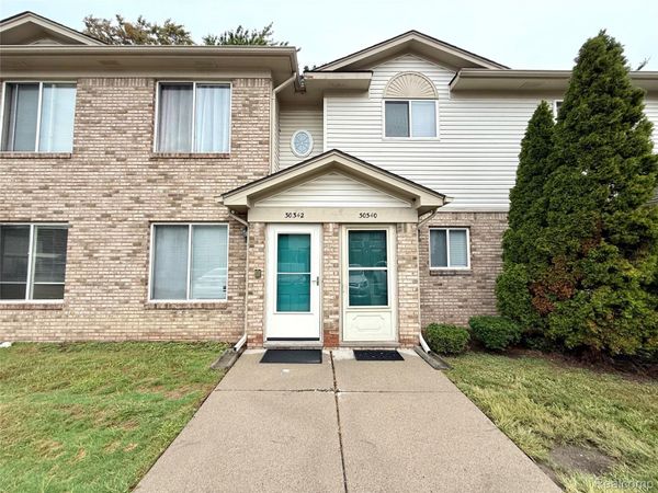 30342 Wedgewood Circle , Roseville, Mi 48066