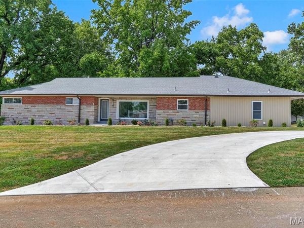 2 Dorclin Lane, St Louis, MO 63128