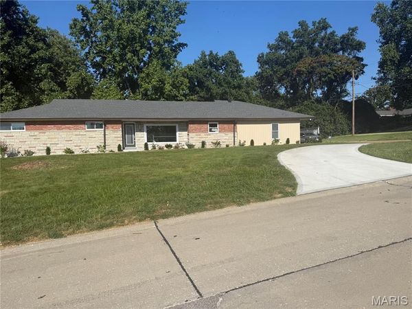 2 Dorclin Lane, St Louis, MO 63128
