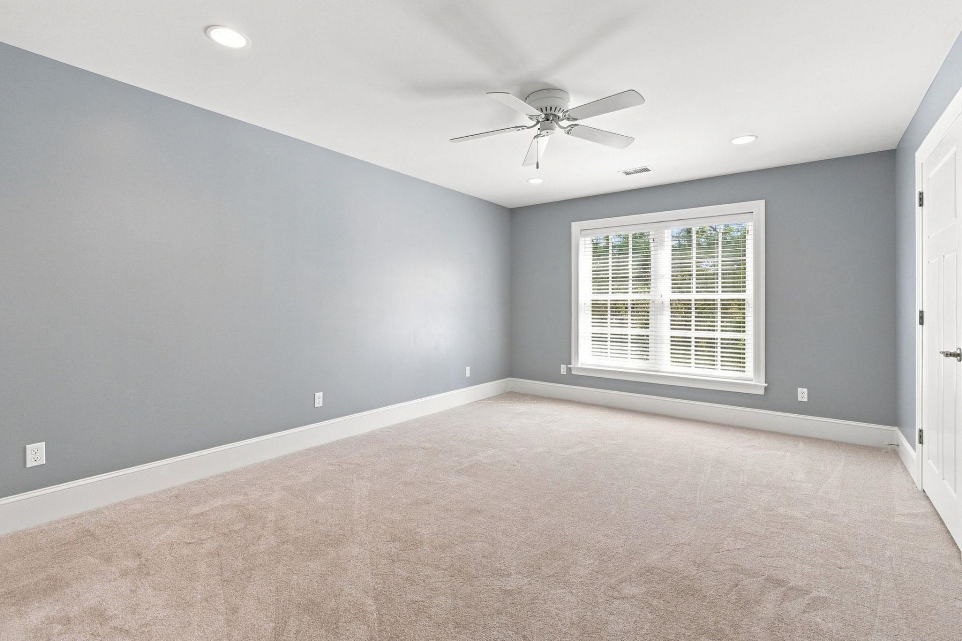 128 Knotty Pine Way Photo 14