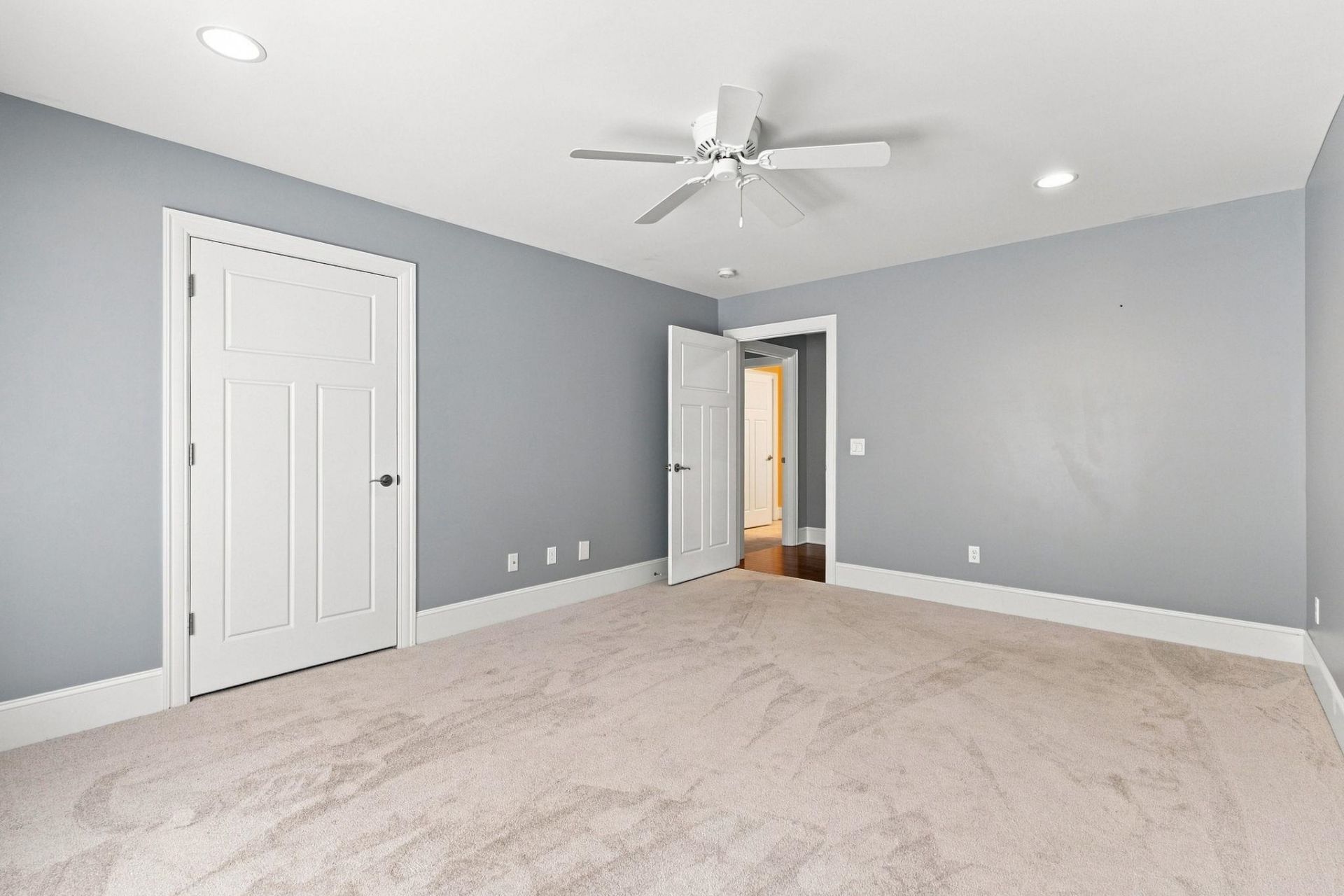 128 Knotty Pine Way Photo 15
