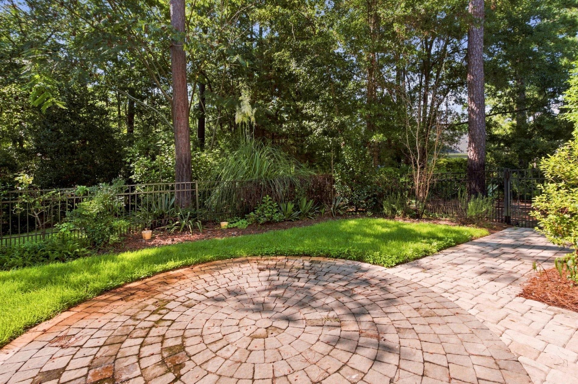 128 Knotty Pine Way Photo 45