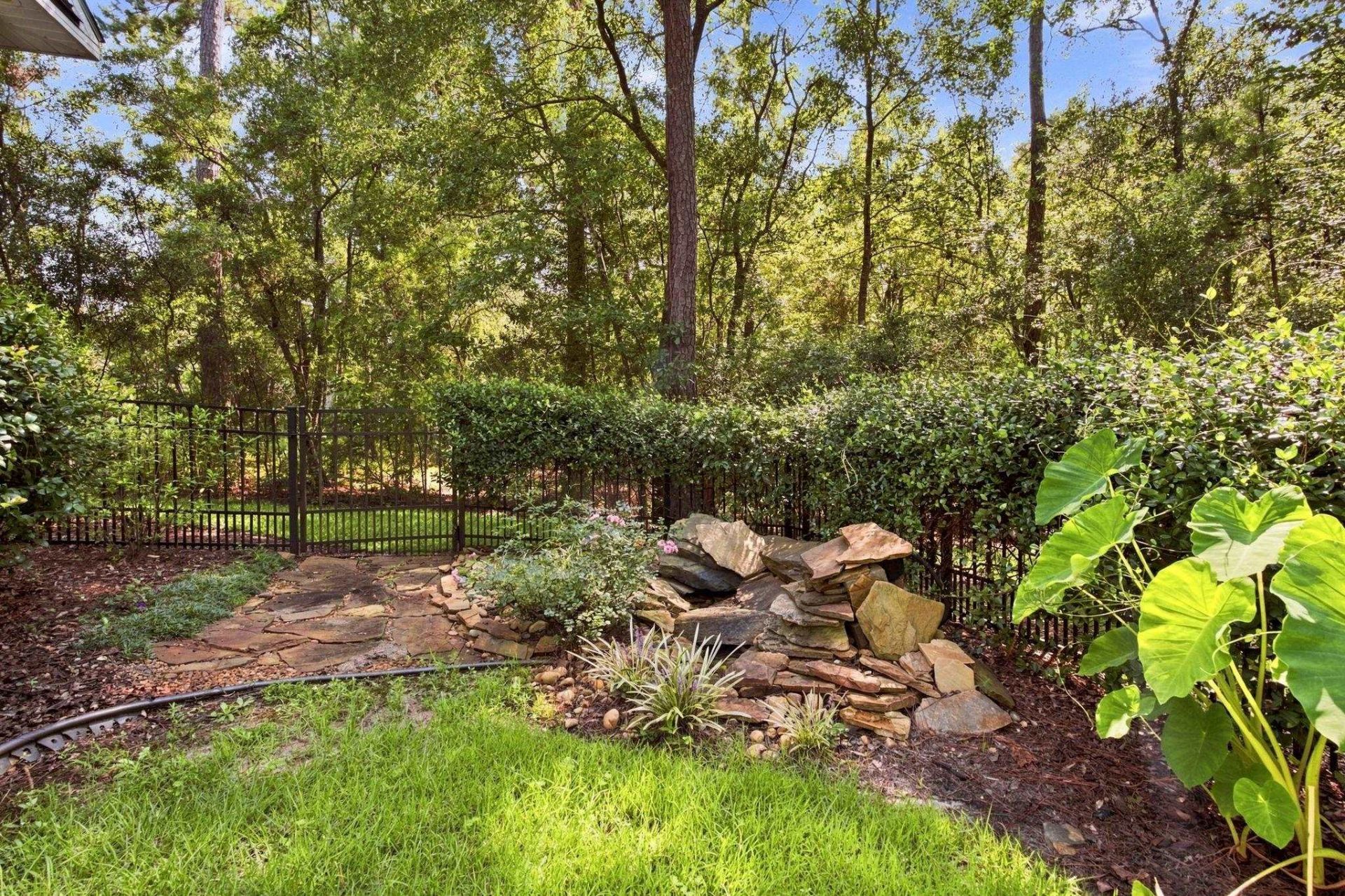 128 Knotty Pine Way Photo 47