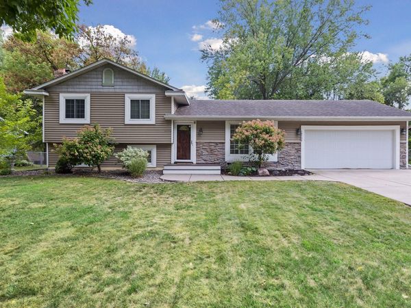 10735 102nd Avenue N, Maple Grove, MN 55369
