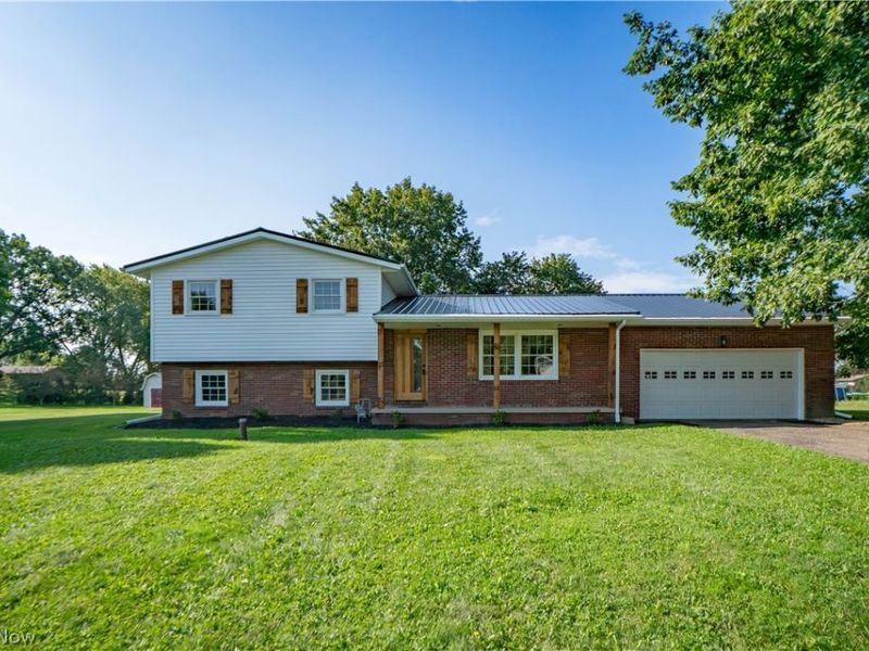 1232 Canyon Street NE, Uniontown, OH 44685 Photo 1