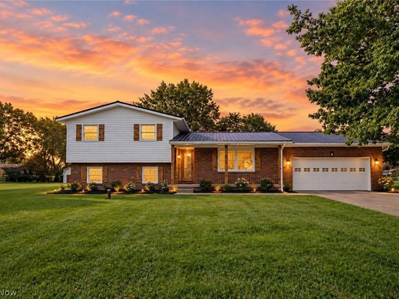1232 Canyon Street NE, Uniontown, OH 44685 Photo 1