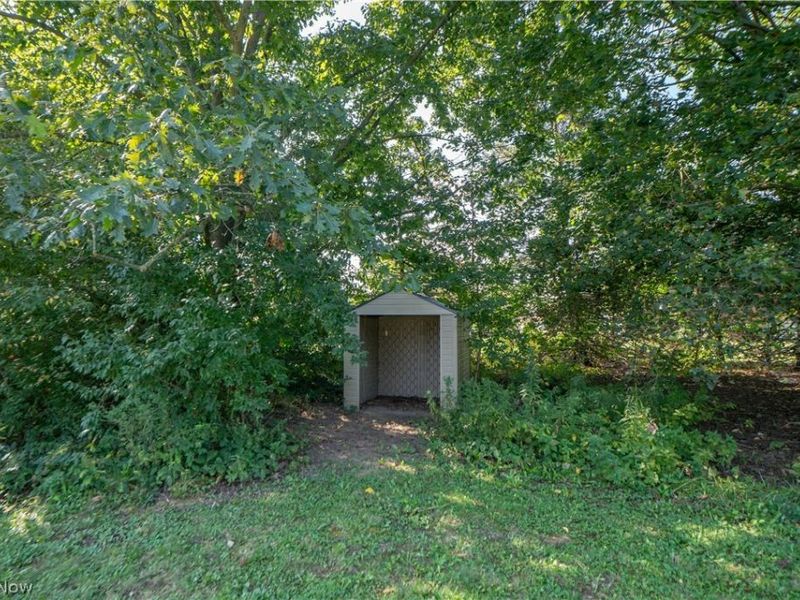 1232 Canyon Street NE, Uniontown, OH 44685 Photo 41