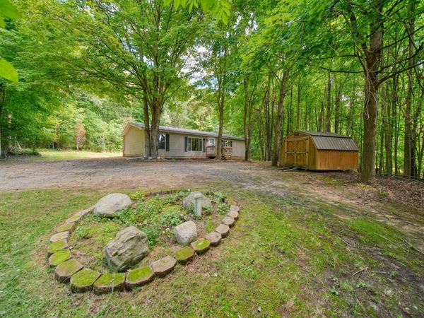 11831 Winfield Road, Jonesville, MI 49250
