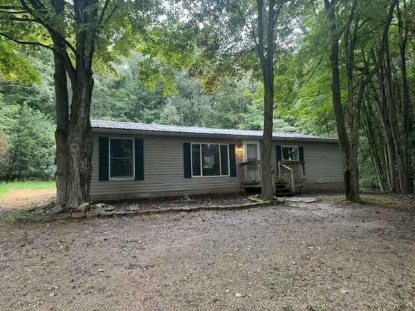 11831 Winfield Road, Jonesville, MI 49250