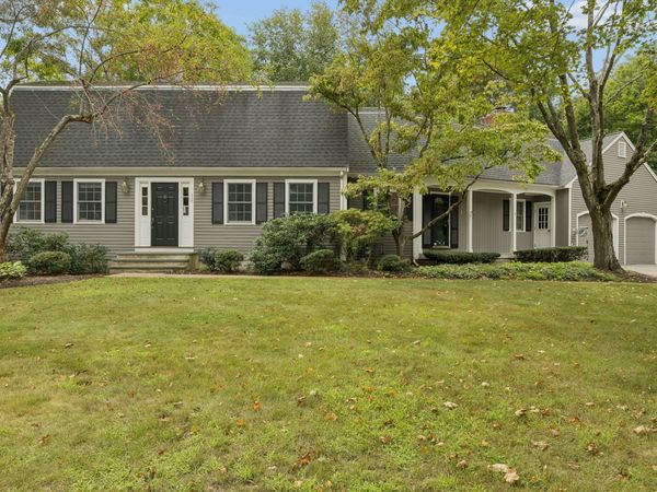 18 Lois Lane, Unit 18, Lexington, MA 02420