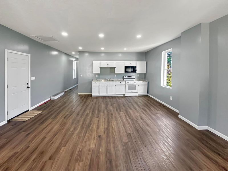 118 S Valley Street, Corning, OH 43730 Photo 4