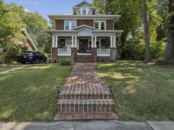 827 West Pine Street, Johnson City, TN 37604