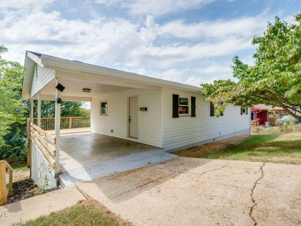 546 Bays View Court, Kingsport, TN 37660