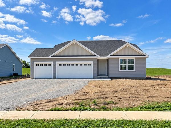 210 Linden LANE, Delavan, WI 53115