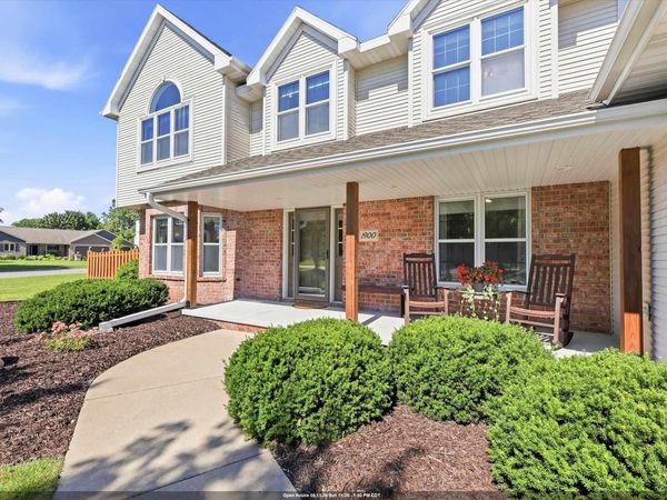 1900 LITTLE VALLEY COURT, De Pere, WI 54115