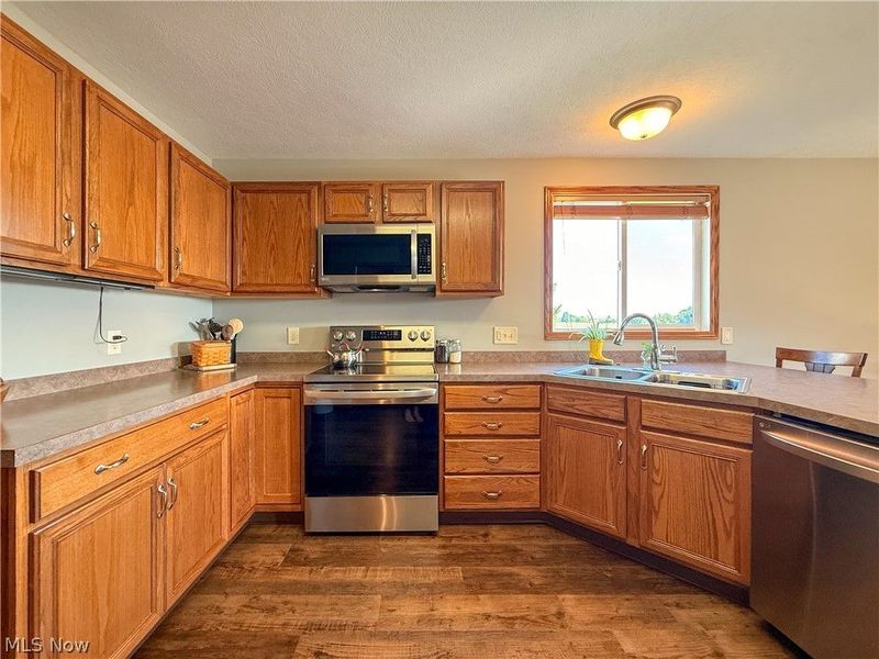 125 Pondview Circle, Rittman, OH 44270 Photo 8