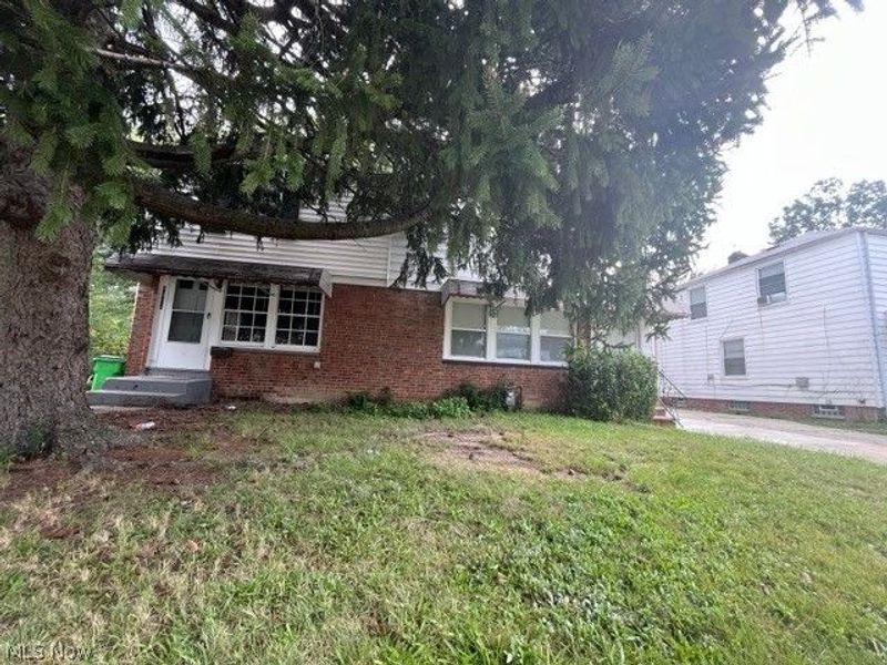 1467 E 250th Street, Euclid, OH 44117 Photo 2
