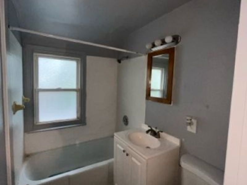 1467 E 250th Street, Euclid, OH 44117 Photo 8